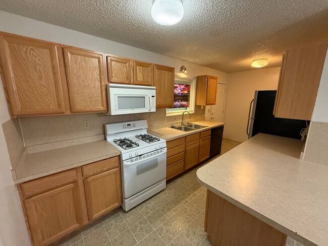 Building Photo - 6949 Windsor Pl