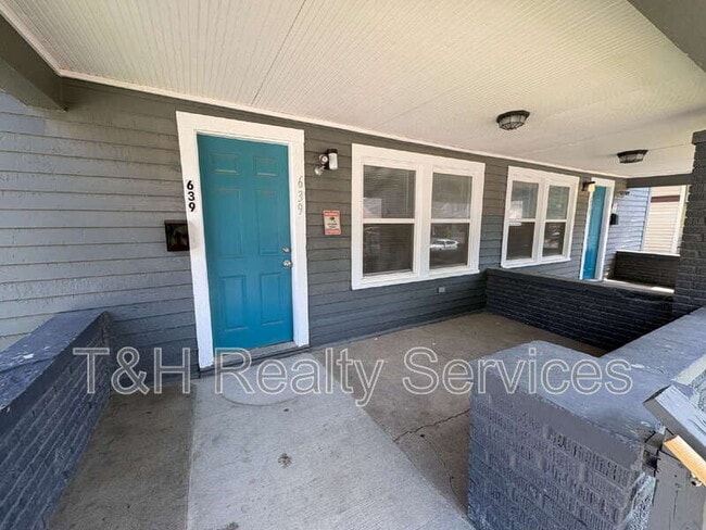 Building Photo - 639 N Gray St