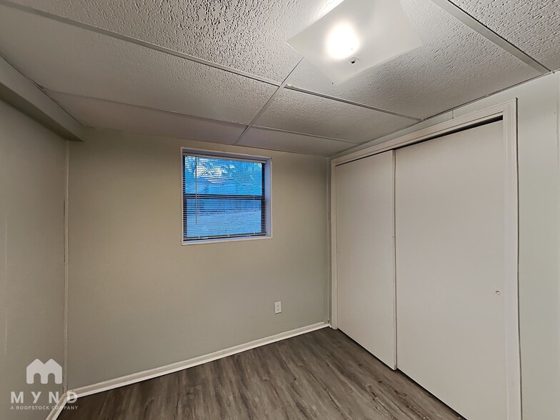 Building Photo - 9925 Miller Ave