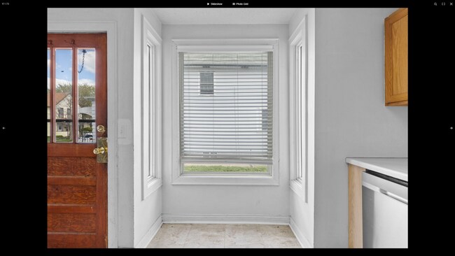 Building Photo - Beautiful 2-Bed 2-Bath Unit in St. Paul - Available Now!