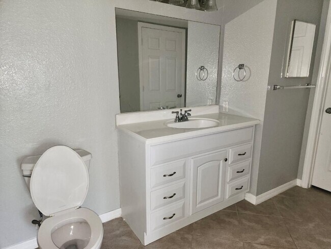 Building Photo - 15065 Michelangelo Blvd