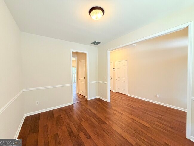 Building Photo - 260 Ascott Ln