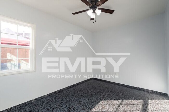 Building Photo - Upgraded 2 Bedroom 1 Bathroom for Rent Ferris Ave Los Angeles