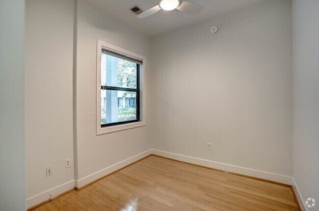 2BR, 1BA - 870SF - Elevation 314