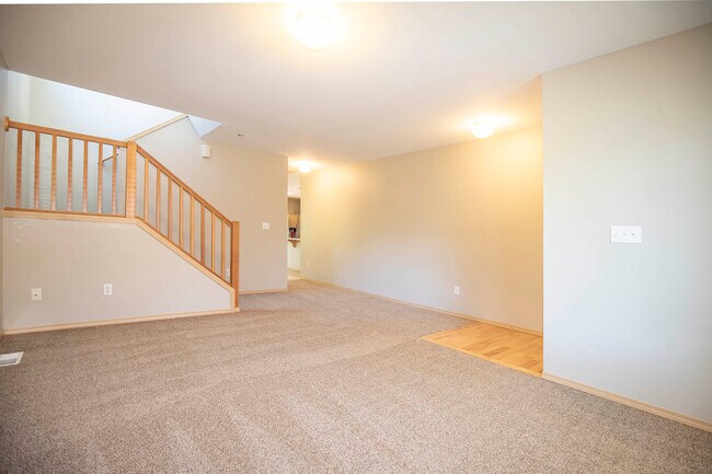 Building Photo - 34604 Cranberry Ct SE