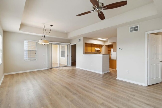 Building Photo - 1010 Villagio Cir