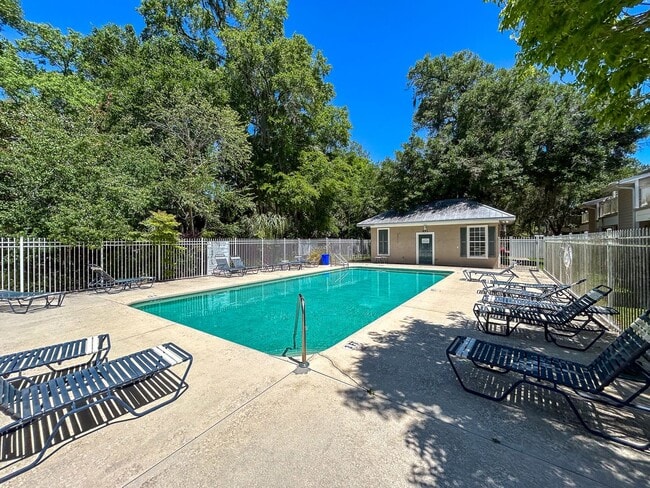 Building Photo - Garland #861