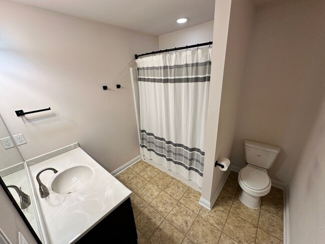 Building Photo - 408 Cunningham Ln