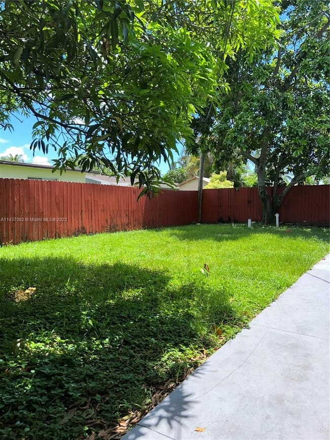 Building Photo - 5891 W 9th Ln