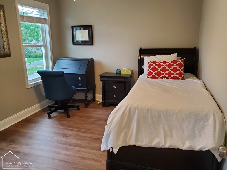 2nd bedroom / office - 1225 N 32nd St