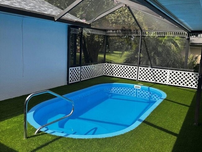 Building Photo - 1135 Colony Arms Dr