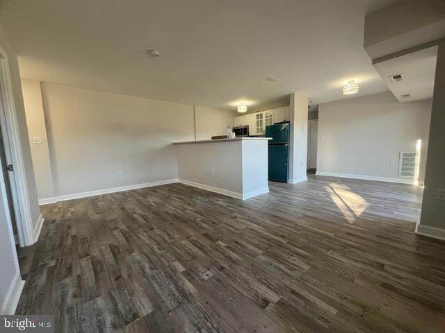 Building Photo - 1600 Renate Dr