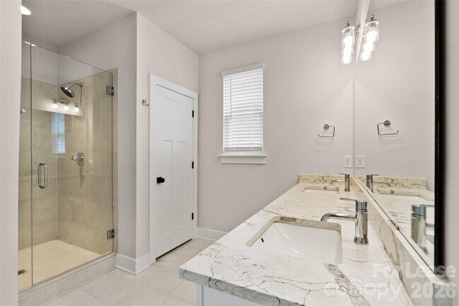 Building Photo - 6017 Irwins Br Dr