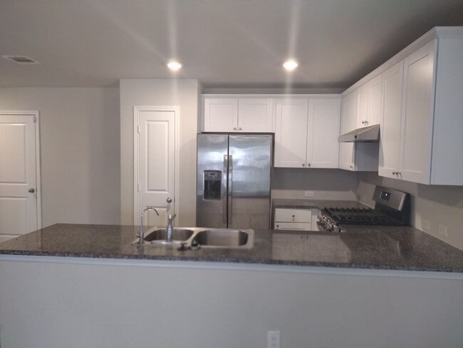 Building Photo - Charming 3 bedroom in Republic Creek!