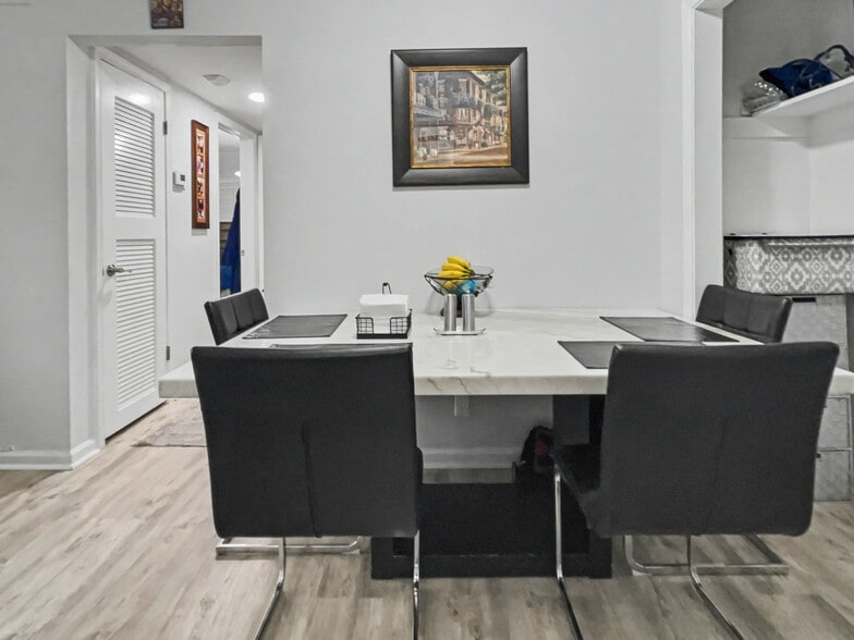 Building Photo - 2270 NE 68th St