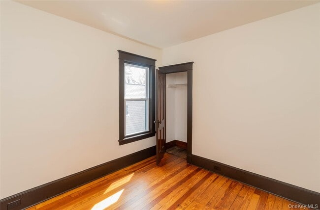 Building Photo - 15 Taylor Ave