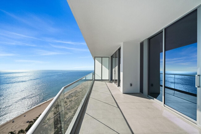 Building Photo - 151 N Seabreeze Blvd