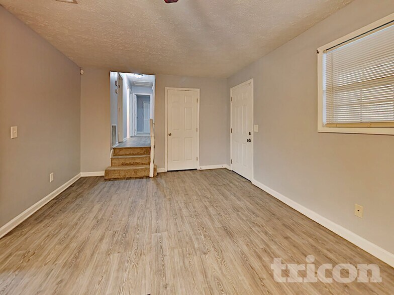 Building Photo - 3964 Cindy Dr