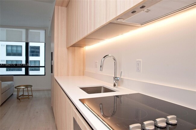 Building Photo - 225 N Miami Ave