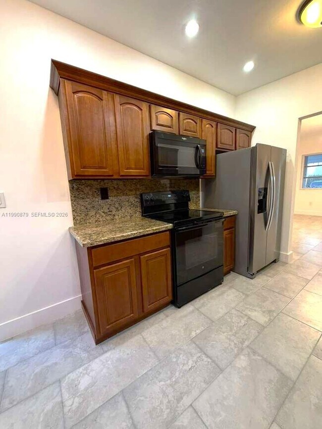 Building Photo - 6339 SW 32nd St