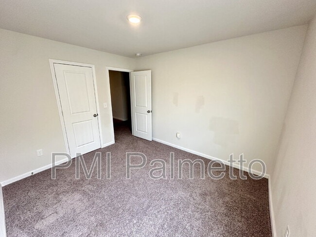 Building Photo - 335 Chetsley Dr