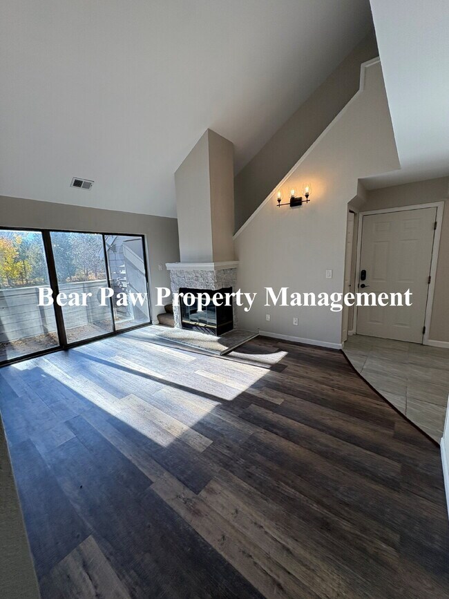 Building Photo - "NEW LOWER PRICE ON Charming 2-Bed, 2-Bath Condo!"