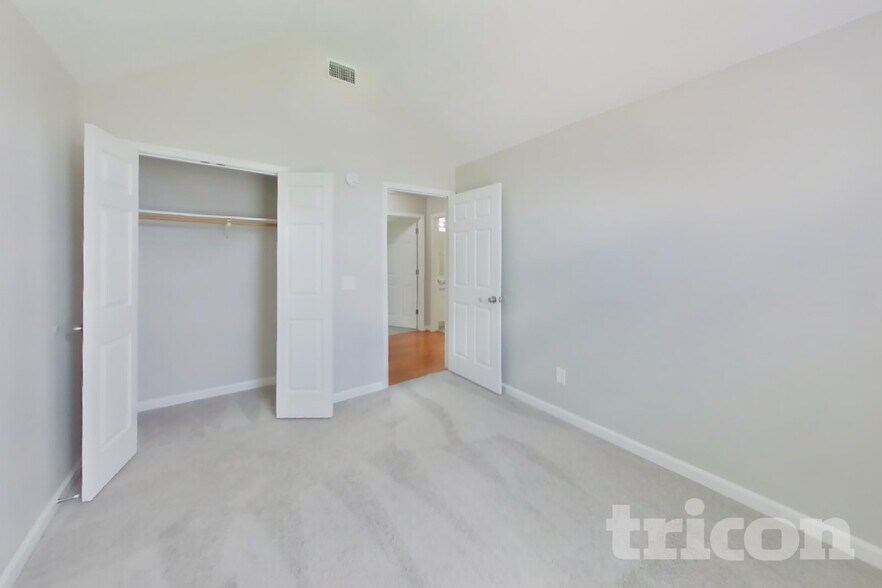 Building Photo - 2103 Academy Way