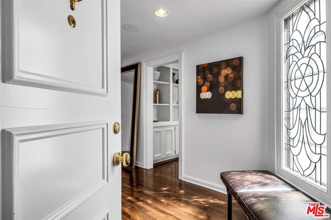 Building Photo - 11745 Montana Ave