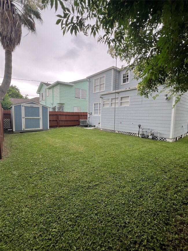 Building Photo - 4711 Avenue R 1/2 Ave