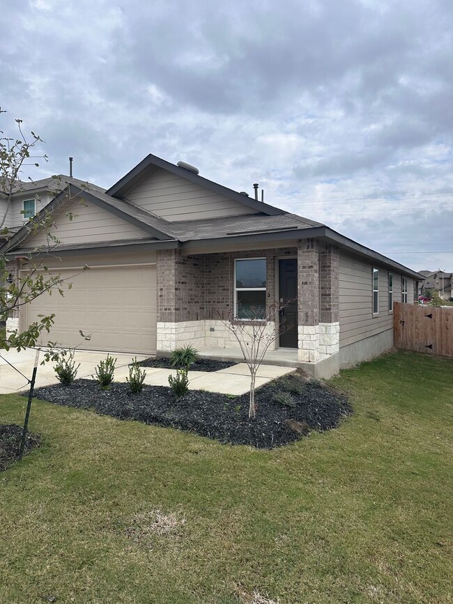 Building Photo - New home built in 2024 in Redbird Ranch 3/...