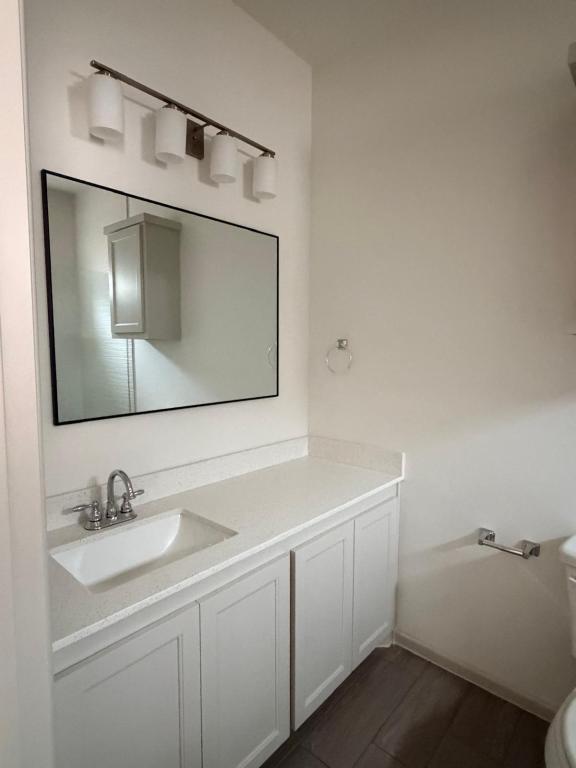 Building Photo - 1504 Shavano Dr