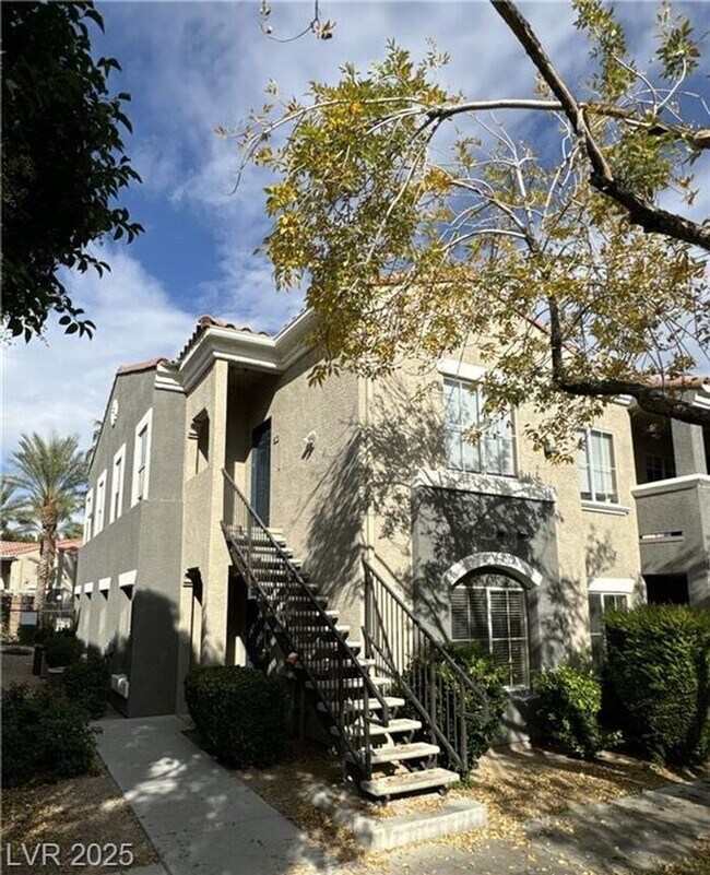 Primary Photo - SILVERADO RANCH – 2ND FLOOR CONDO IN A GAT...