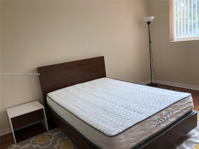 Building Photo - 201 Golden Isles Dr