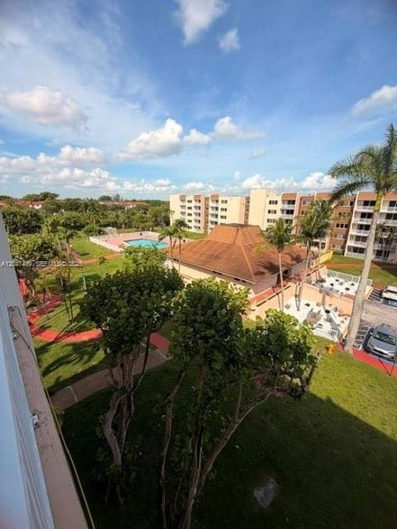 Building Photo - 6930 Miami Gardens Dr