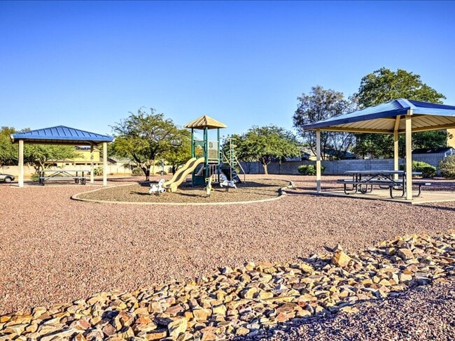 Building Photo - Modern 2-Story Home with Spacious Layout &...