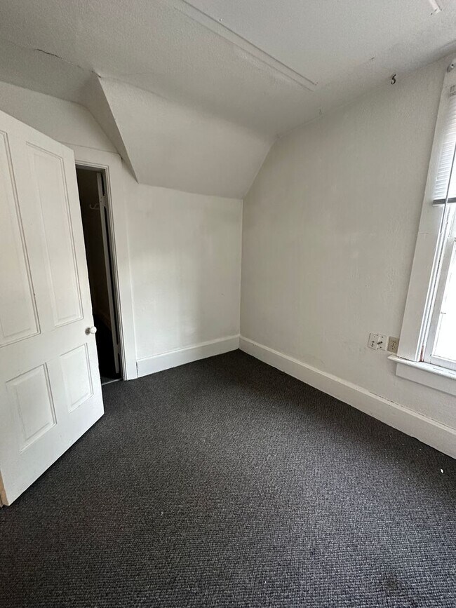 Building Photo - AI - 02 - 8th St