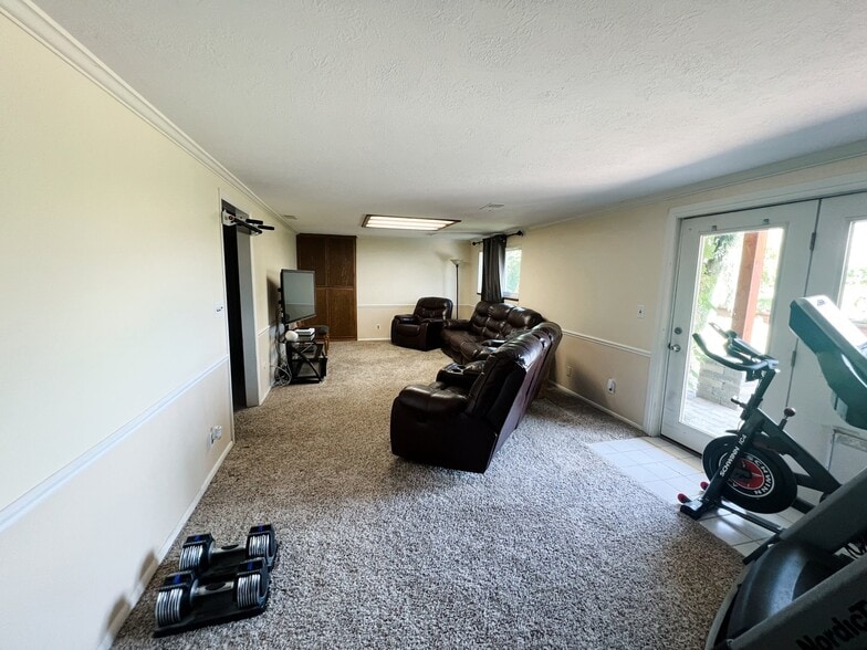 Building Photo - 842 Shannon Rd