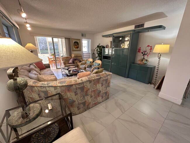 Building Photo - 1801 Eleuthera Point