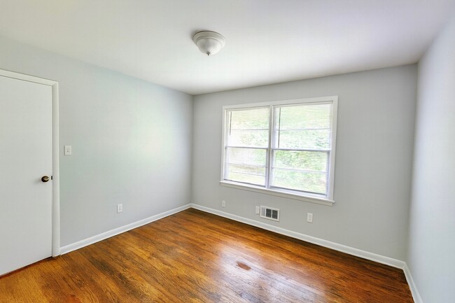 Building Photo - 1633 29th Street Ensley