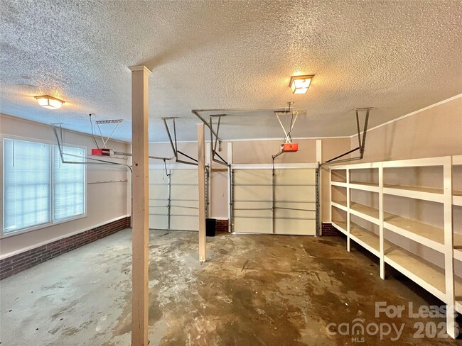 Building Photo - 8010 Silver Maple Ln