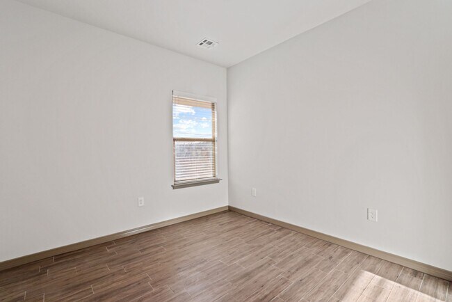 Building Photo - 4027 Apache Pine Pl