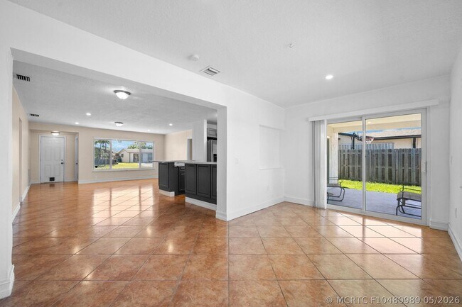 Building Photo - 11371 NW 40th Pl