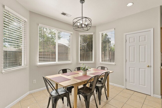 Building Photo - Effortless Living Starts Here — Just Bring Your Suitcase and Step Into Comfort