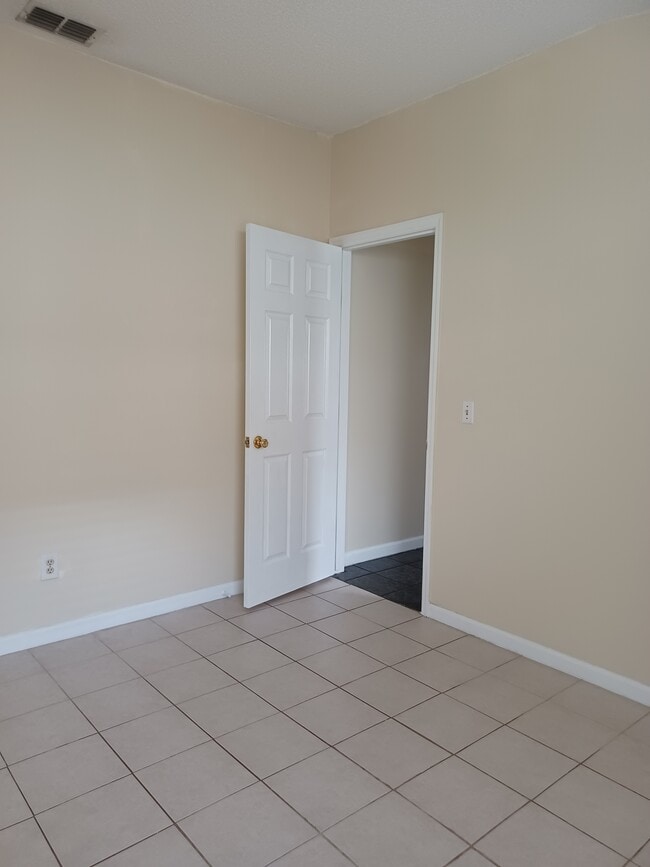 Building Photo - 464 Short Pine Cir