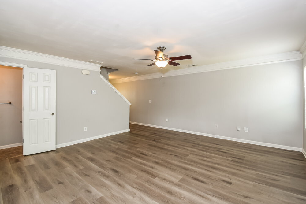 Building Photo - 3120 Englewood Dr