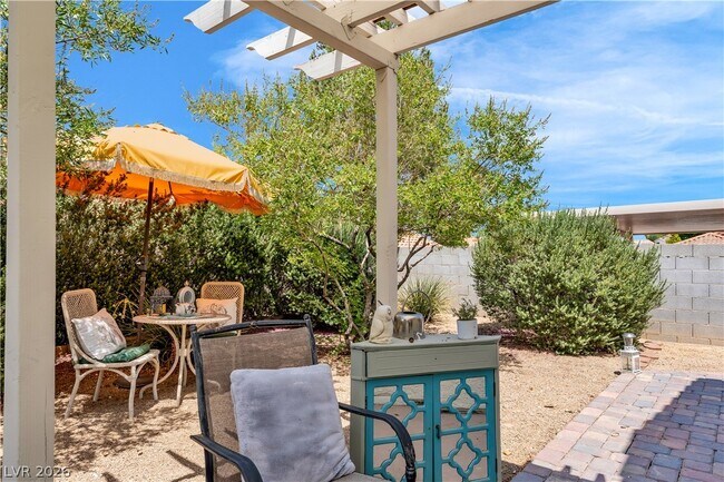 Building Photo - 760 Thousand Oaks Dr