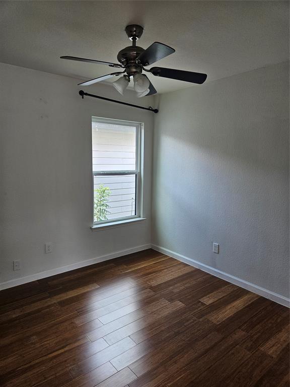 Building Photo - 13400 Coomes Dr