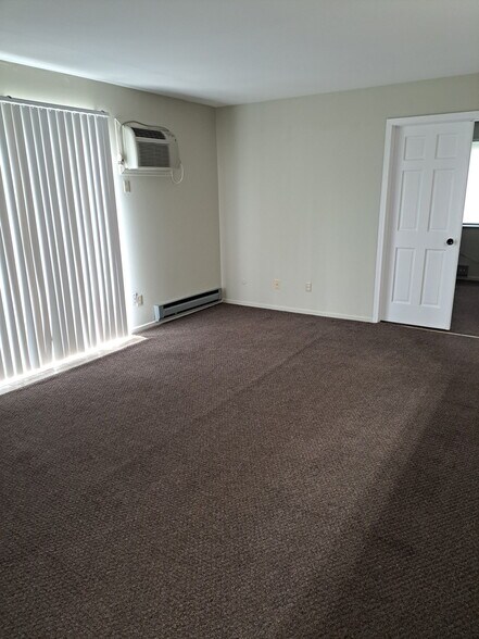 Building Photo - 8137 Pine Island Ter