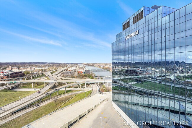 Building Photo - 335 Bridge St NW