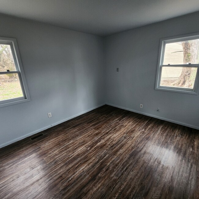 Building Photo - 1009 Glenwood Dr